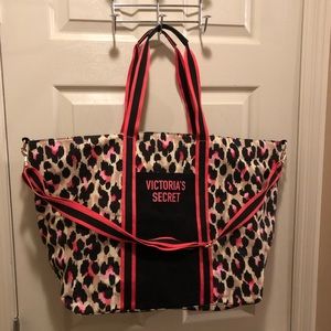 NWOT VS Weekender Bag